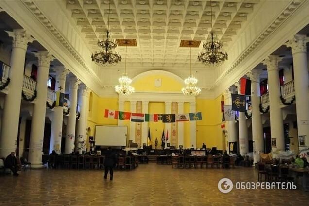 Евромайдановцы начали освобождать здание КГГА