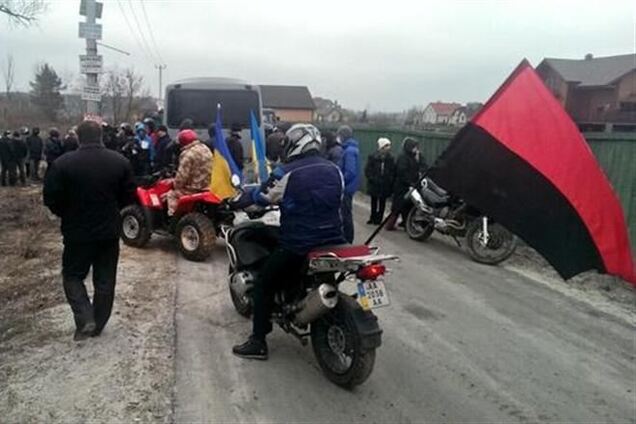 Автомайдан возвращается от Пшонки