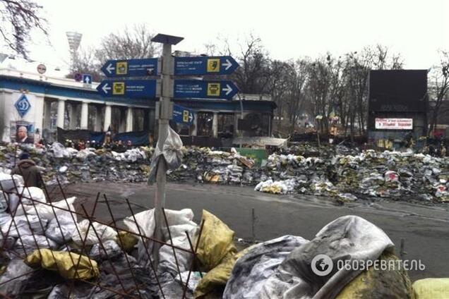 Грейдеры перестраивают баррикады на Грушевского