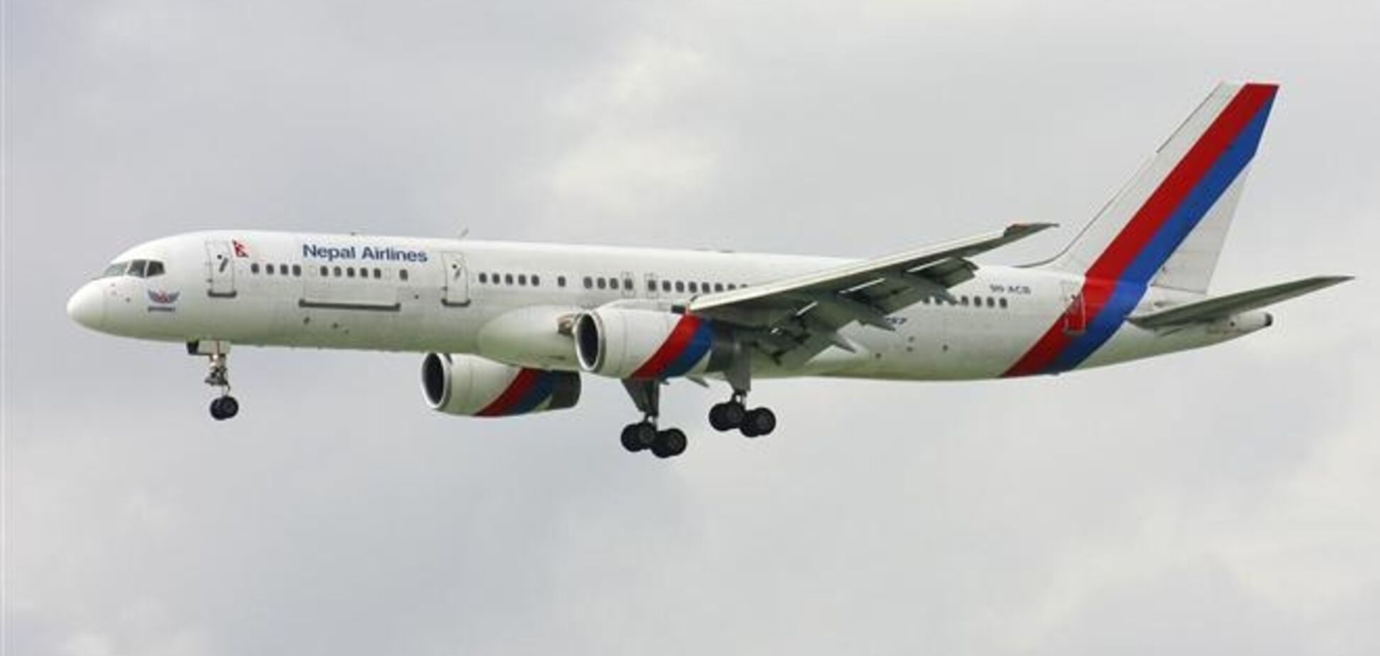 У Непалі зник з радарів пасажирський літак