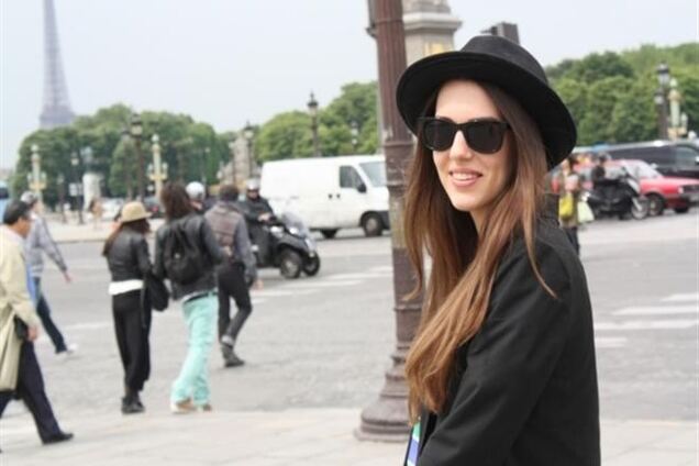 Дочь регионала Деркача ездит в кабриолете и отдыхает в Македонии