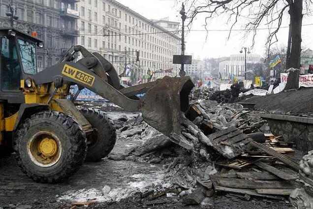  С Грушевского вывезли 100 машин мусора, улицу помыли