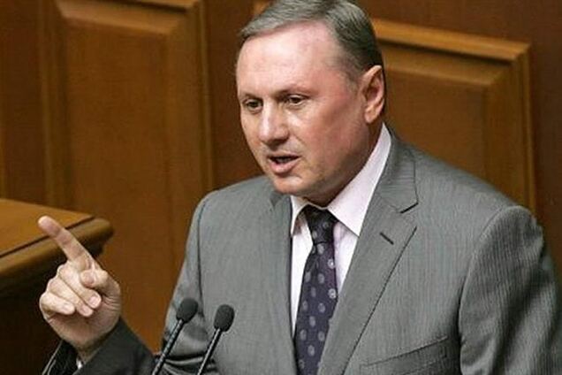 Ефремов заявил, что ПР хочет внести изменения в Конституцию в сентябре