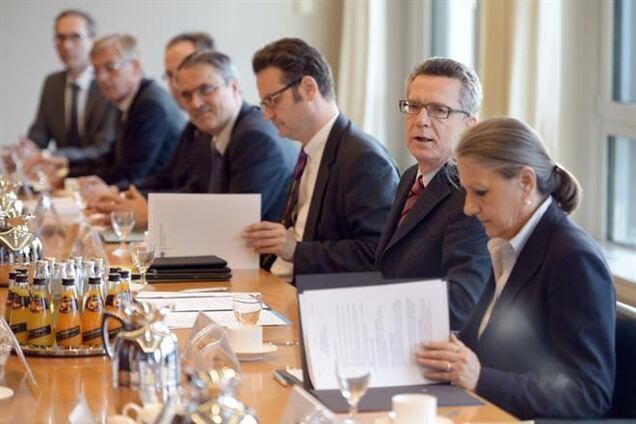 Німецькі міністри ночують на роботі, щоб не платити за знімне житло