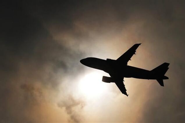 СМИ: захватчики самолета в Женеве потребовали политубежища