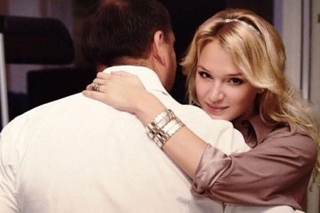 Дочь Добкина подарила любимому пневматическое оружие