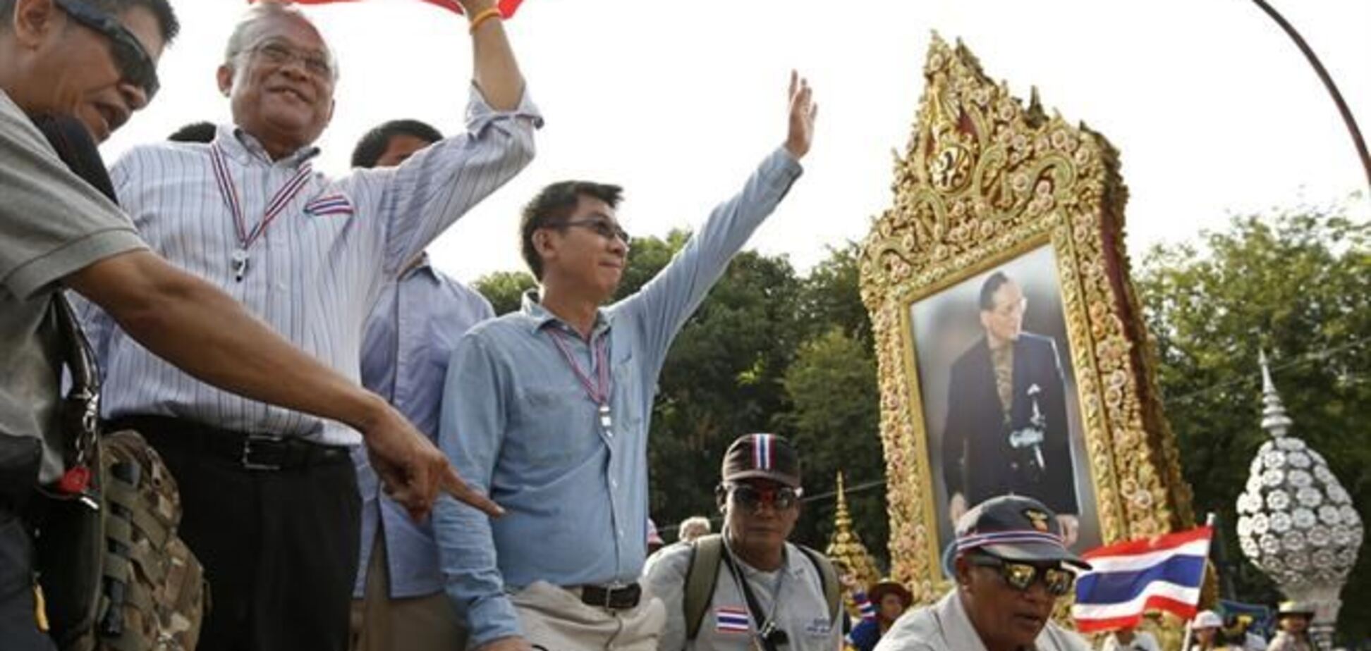 В Бангкоке протестующие вновь блокируют Дом правительства