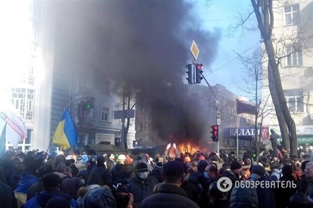 У Тягнибока увидели, как 200 'титушек' обстреляли 'свободовцев' из травмата