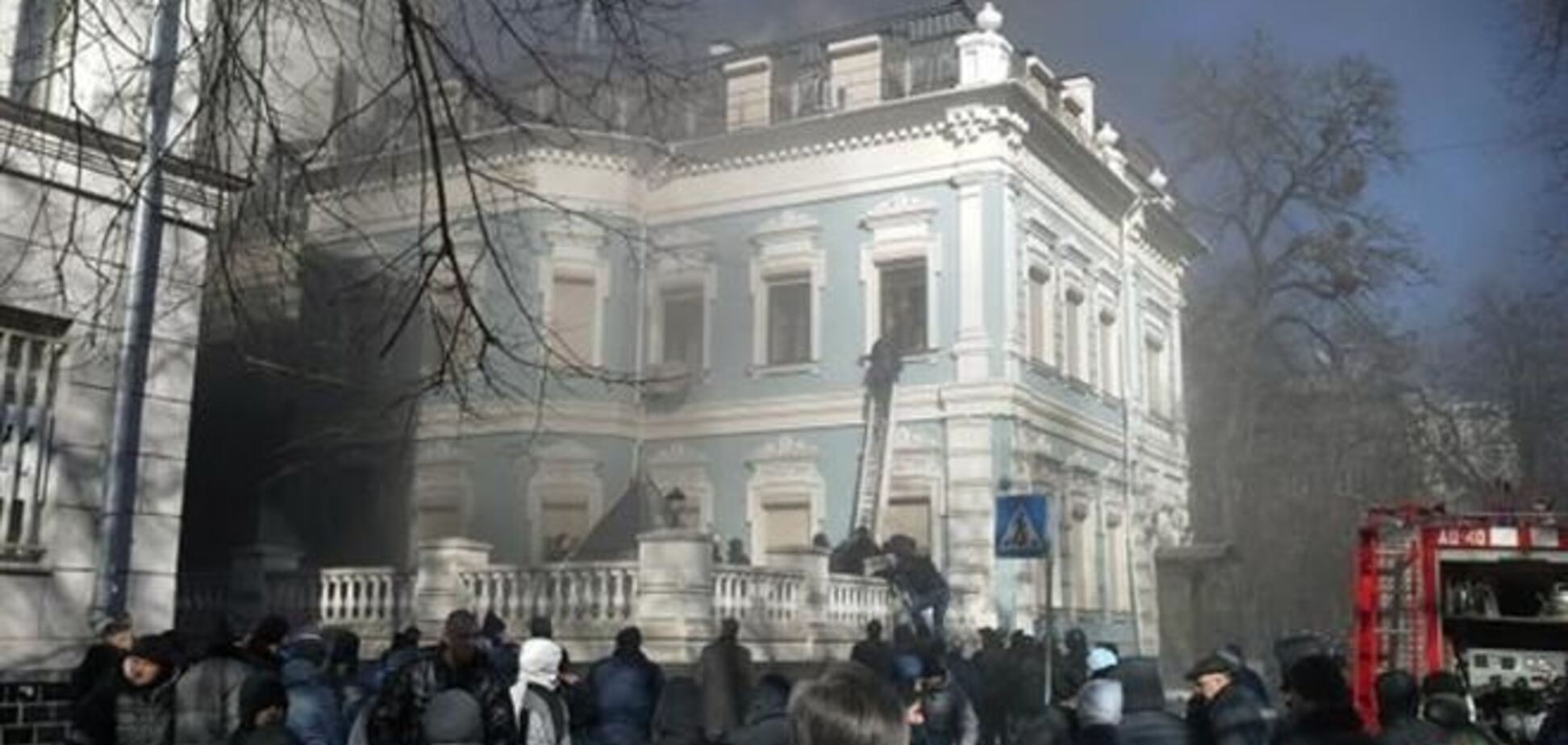 'Беркут' отбил офис Партии регионов: в здание вошли Новинский и Турчинов