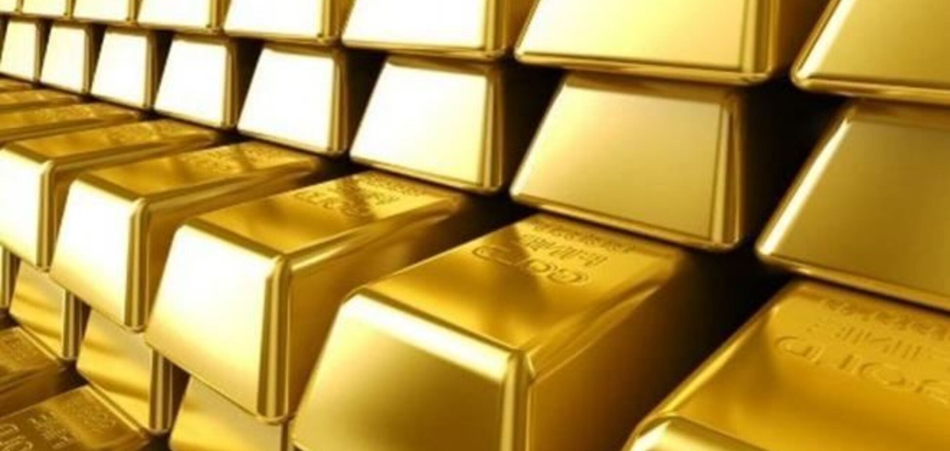 Спрос на золото в мире упал на 15%
