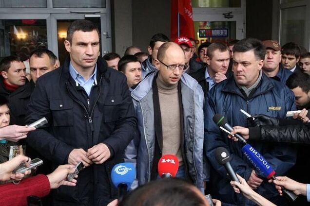 Янукович встретится с оппозицией в 23.00 - Луценко