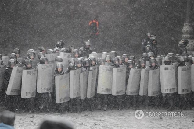 МВД: на Грушевского пострадали 3 правоохранителя