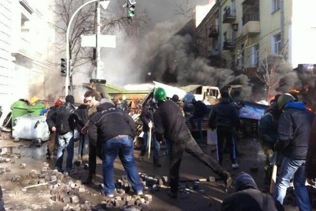 В оппозиции ждут штурма на ул. Институтской