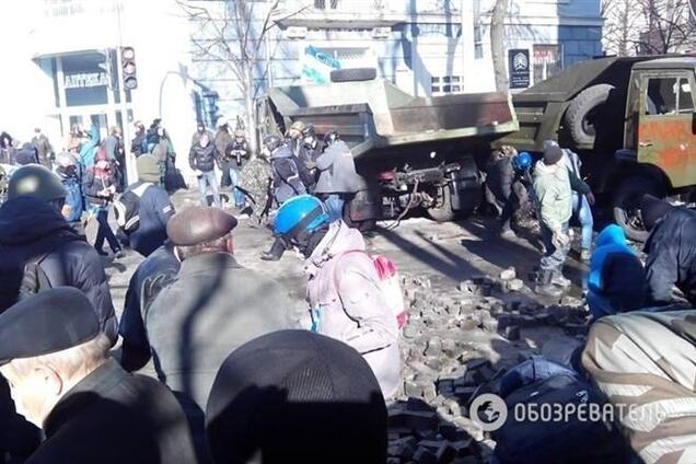 СБУ и МВД: даем протестующим два часа, чтобы прекратить беспорядки