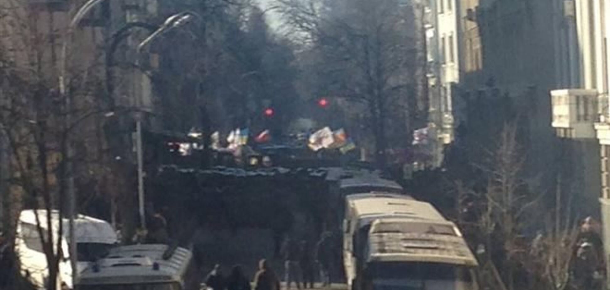 'Свободівець': на Шовковичній стріляють, потрапили в одного з демонстрантів