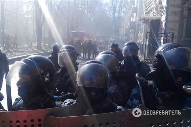 Міліціонер помер у кареті 'швидкої' - МВС