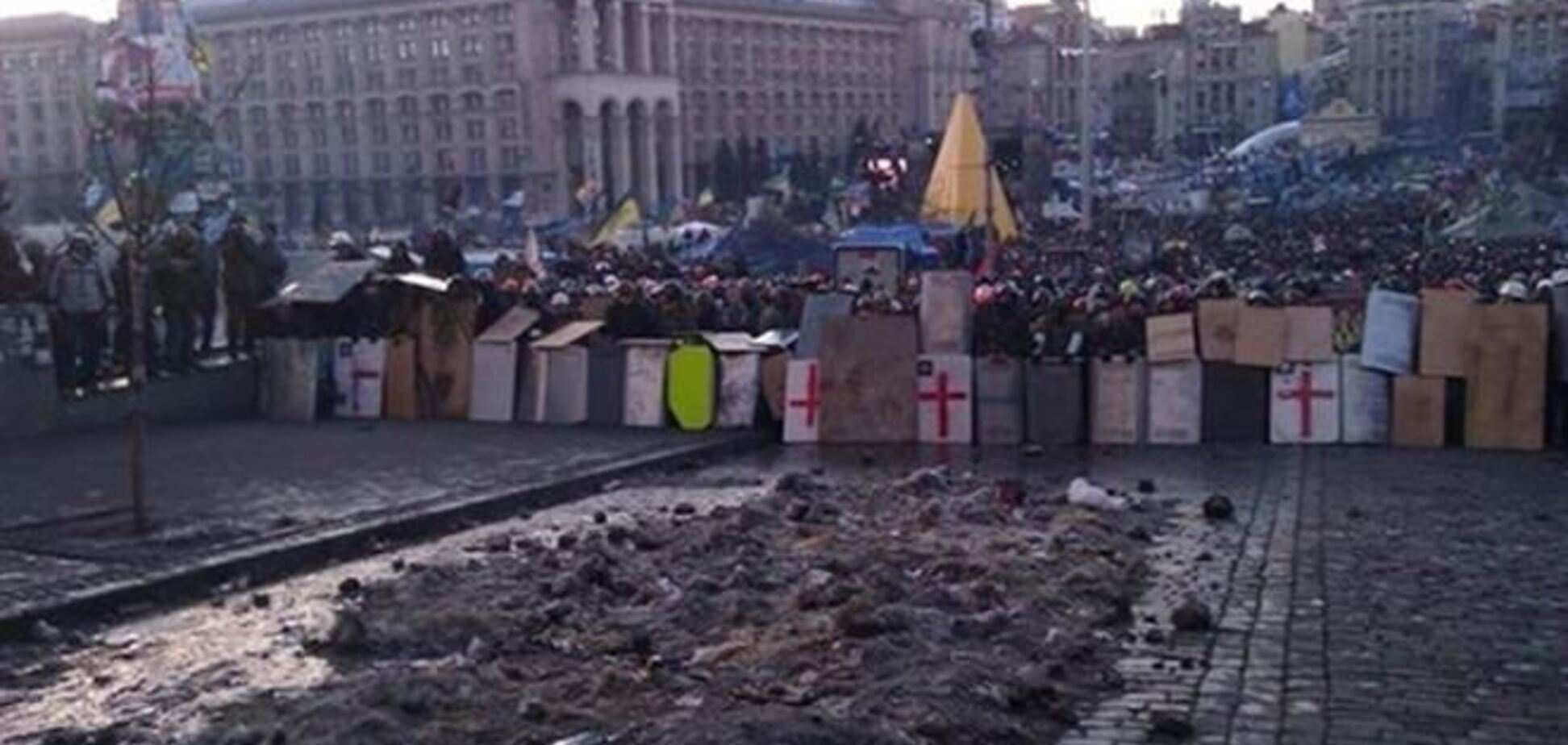 На Майдане около 20 тыс. людей, обстановка относительно спокойная