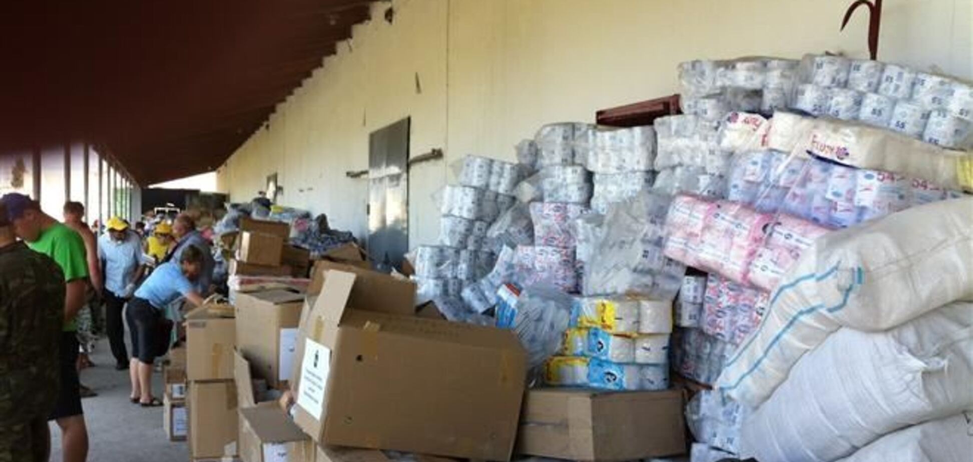 Наш 'Красный крест' отказался передавать Евромайдану гуманитарку от Канады - Богомолец