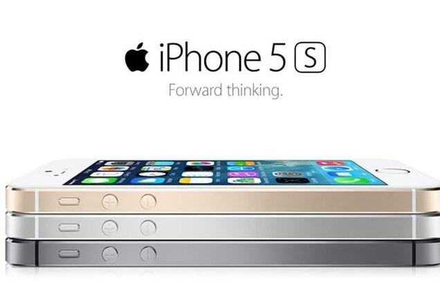 В 2013 крупные операторы мобильной связи возобновили продажи iPhone в России.