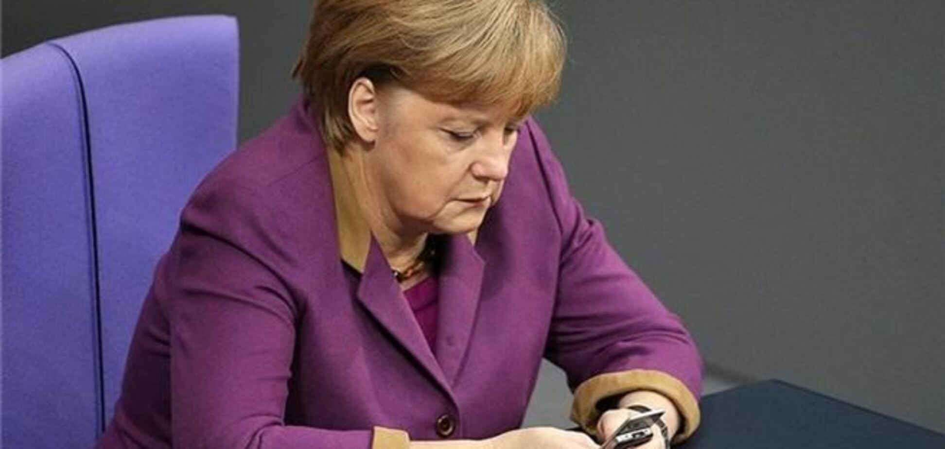СМИ: Меркель не смогла дозвониться к Януковичу