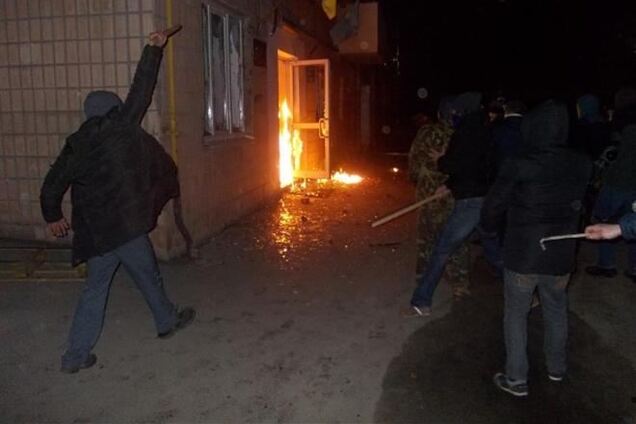 В Луцке сожгли офисы ПР и КПУ