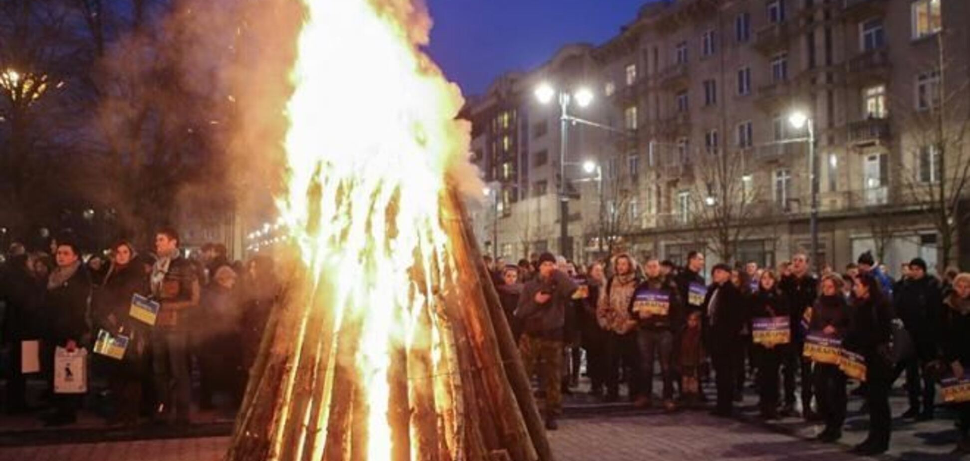 У Литві запалили вогнища солідарності з Україною