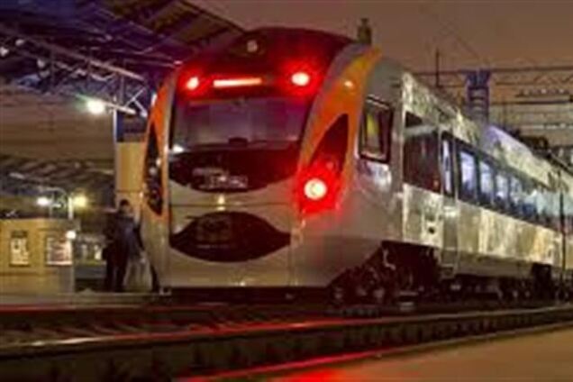 Потяги Львів-Київ та Івано-Франківськ-Київ затримали через повідомлення погроз про мінування