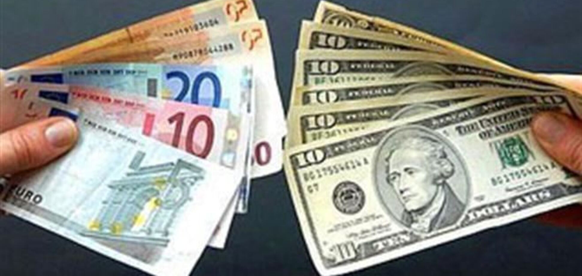 Доллар и евро в Украине снова выросли 