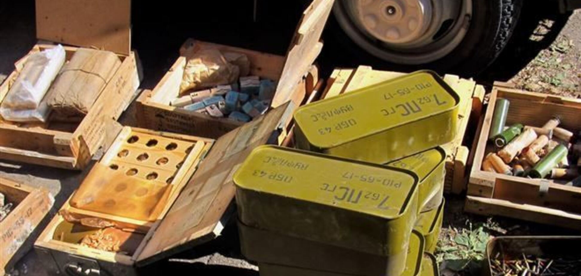 У Києві при пожежі в гаражах знайшли запас боєприпасів