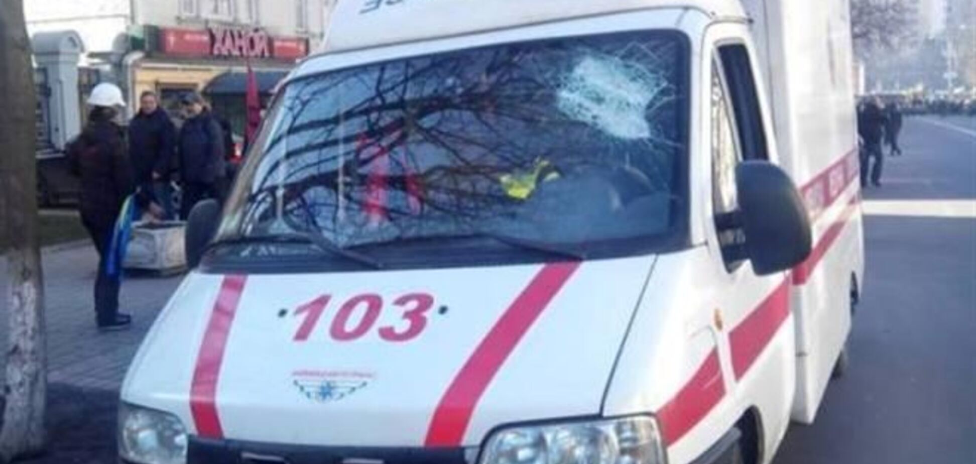 У Києві вночі масово громили машини швидкої допомоги - депутат