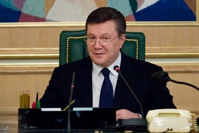 Янукович в четвер введе в Україні надзвичайний стан - Майдан