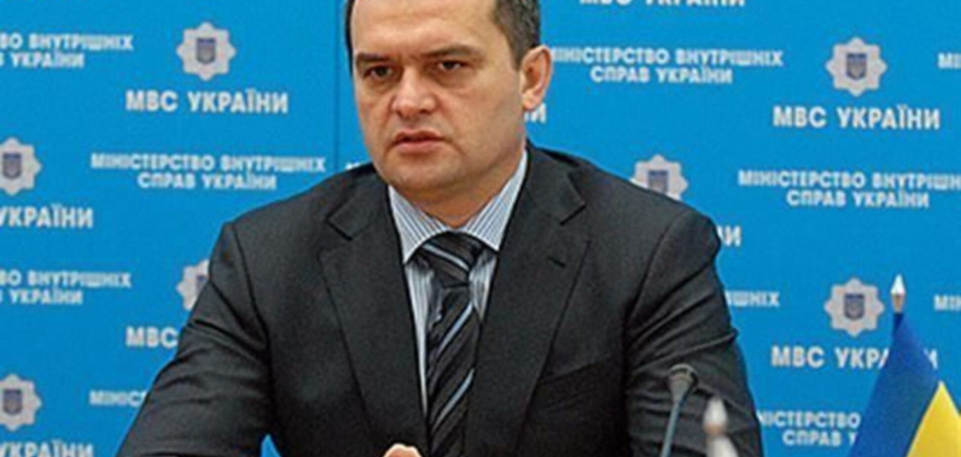 Захарченко подписал приказ о выдаче милиции боевого оружия