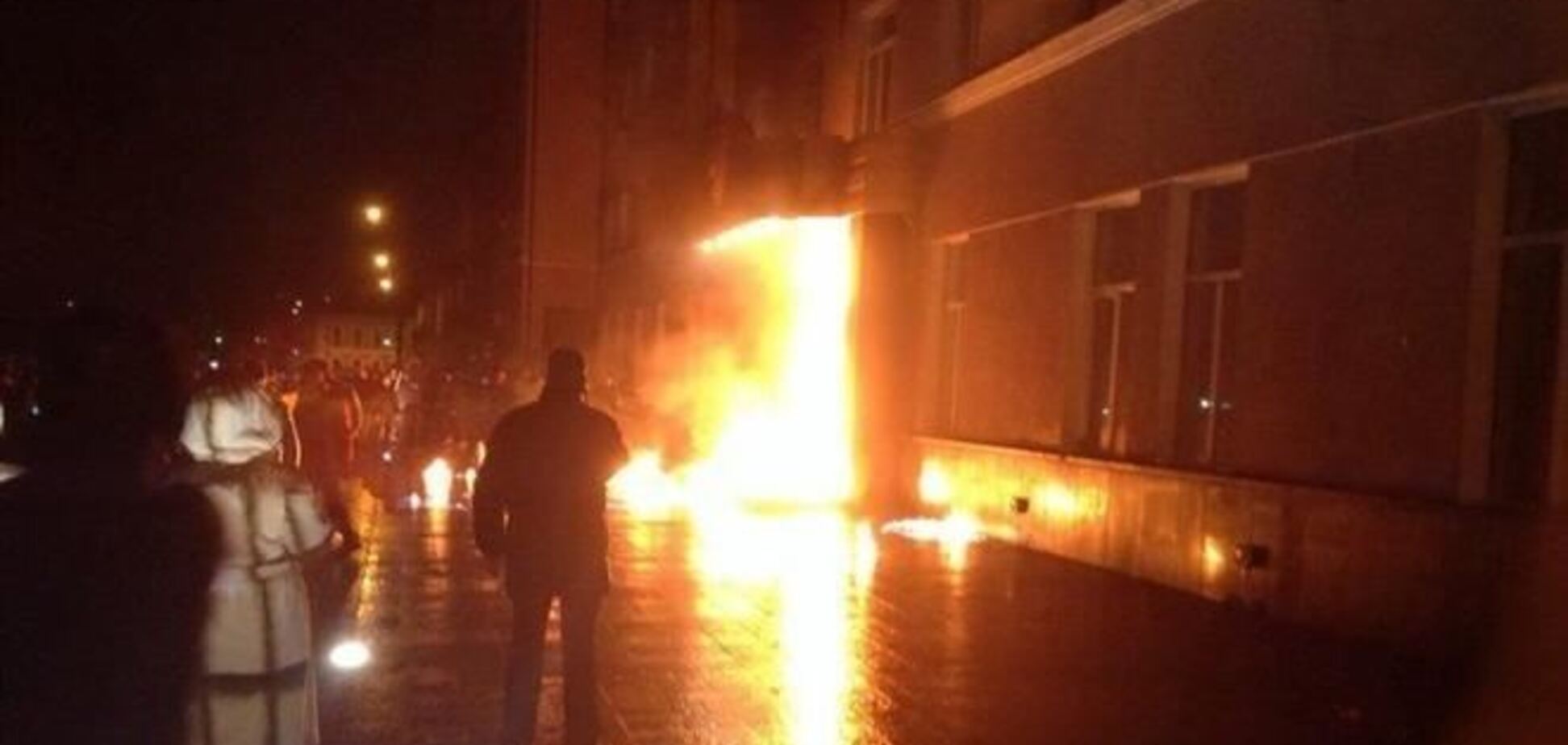 В Житомире протестующий поджег себя в здании ОГА