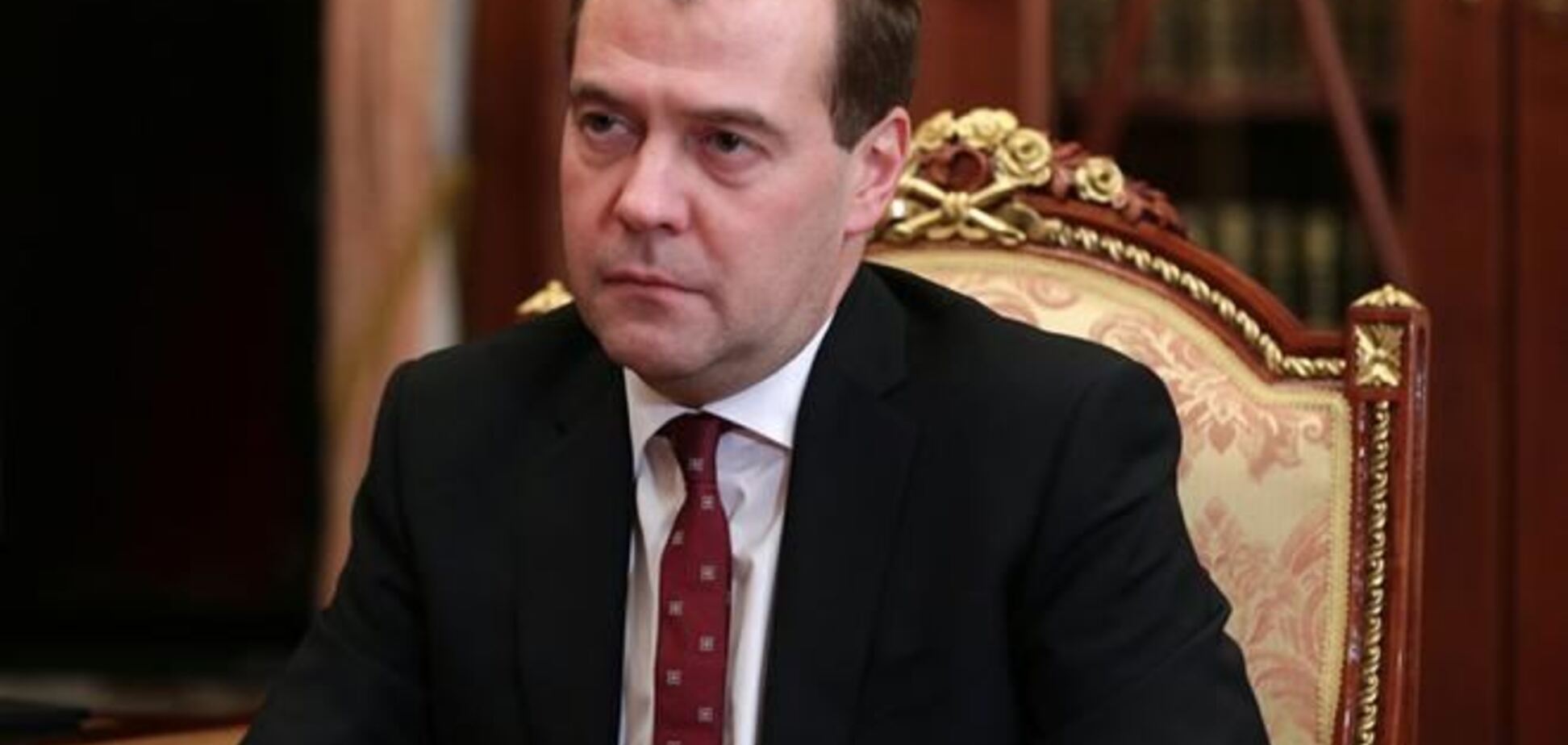 Медведев призвал Януковича перестать быть 'тряпкой'