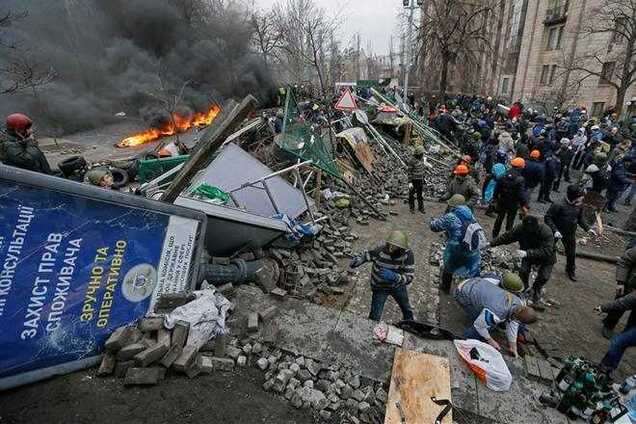 Эштон верит, что Янукович может остановить насилие в Украине