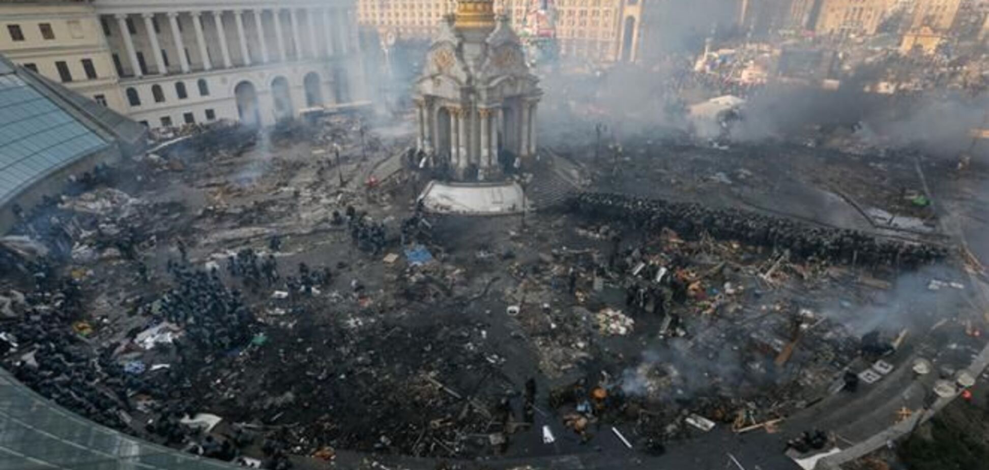 'Беркут' массово покидает Грушевского, на Майдане готовятся к штурму