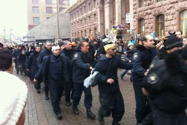 Пленные силовики на Евромайдане. Фоторепортаж