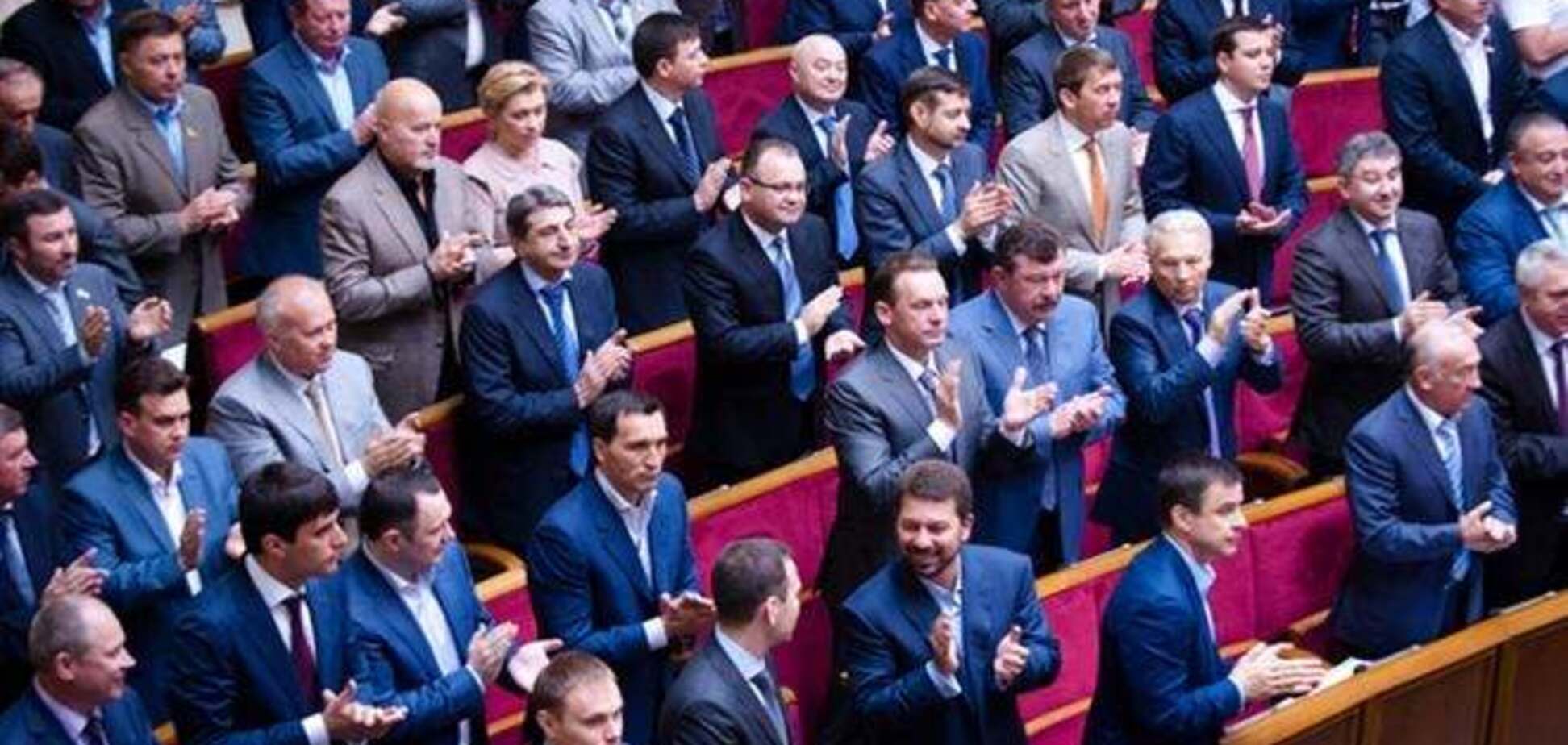 Партія регіонів продовжує розсипатися: фракцію покинули ще два нардепи