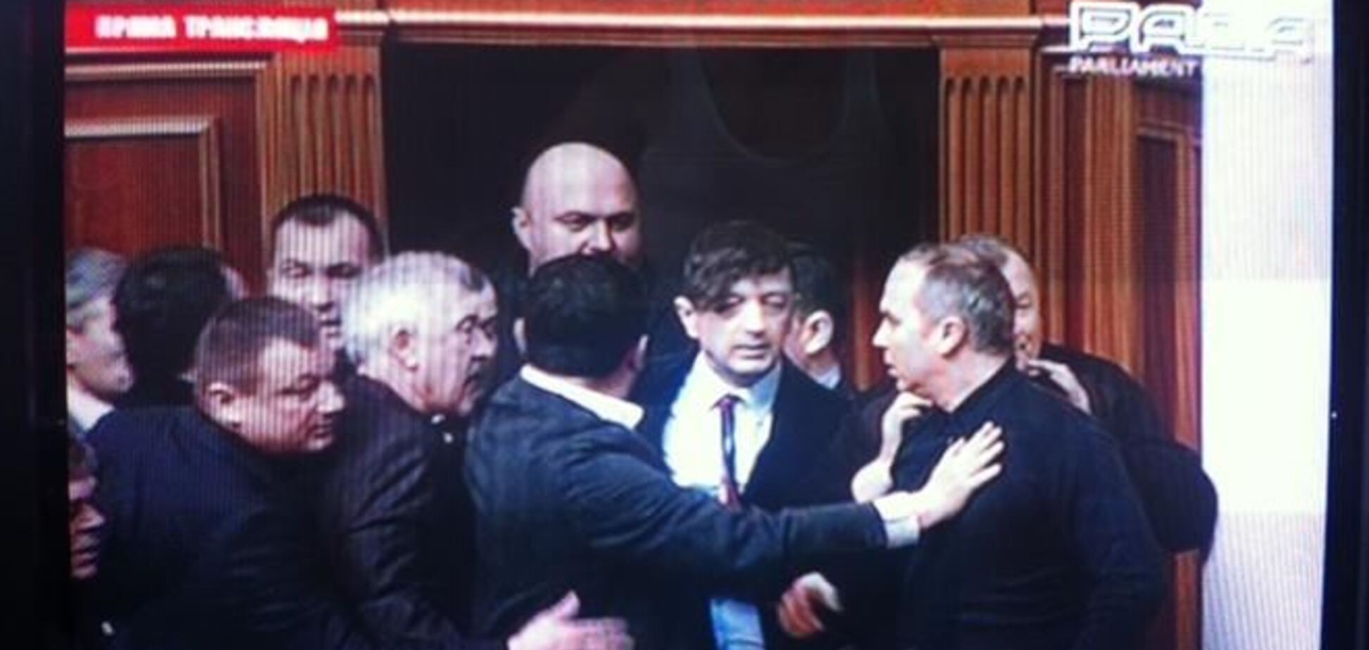 Депутати заблокували Рибака, щоб не дати йому оголосити перерву до 16.00