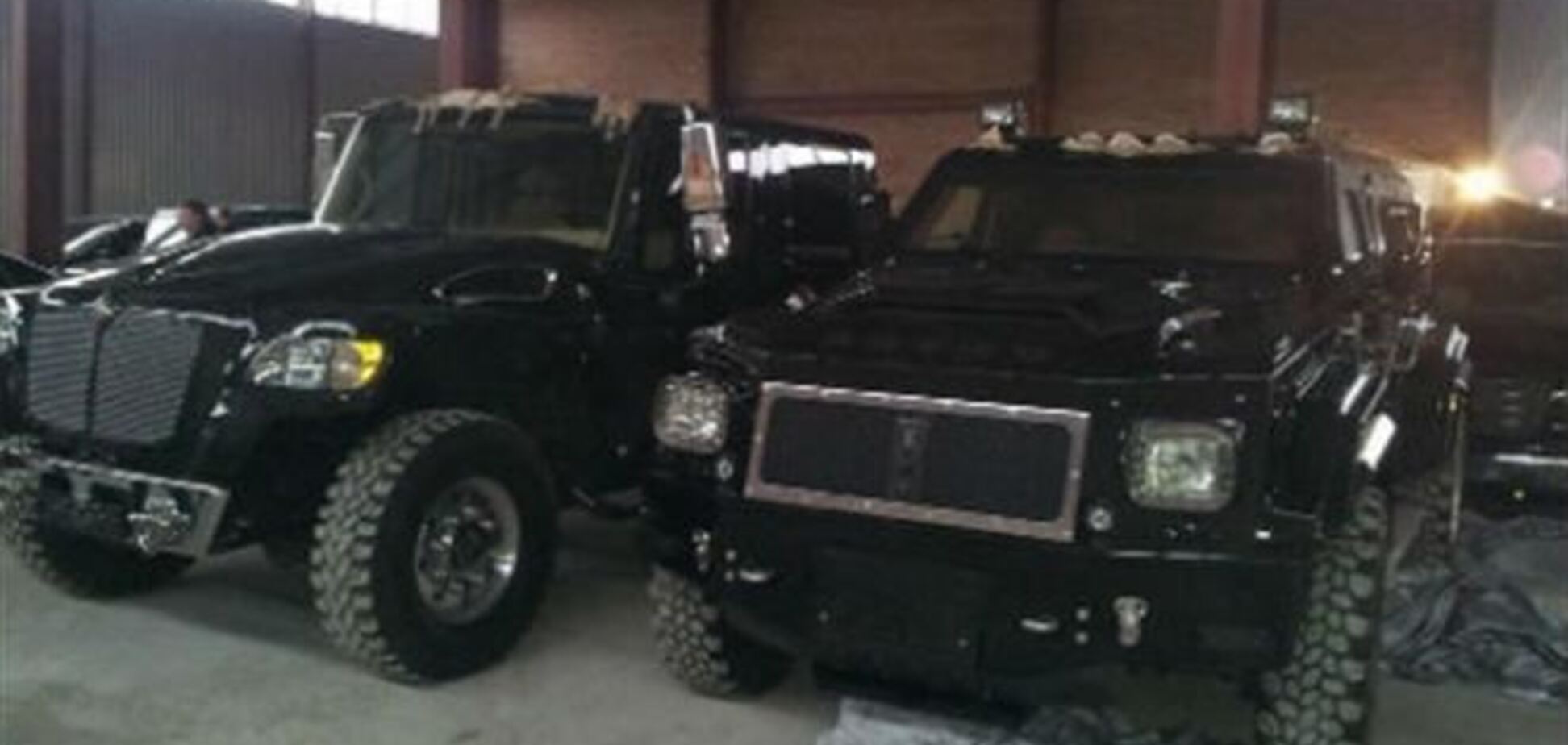 Перед бегством Янукович спрятал 13 самых дорогих своих авто