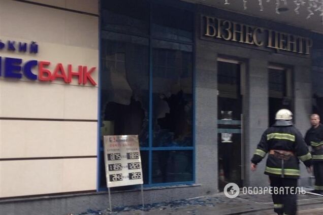 Невідомі закидали 'коктейлями Молотова' бізнес-центр Ахметова