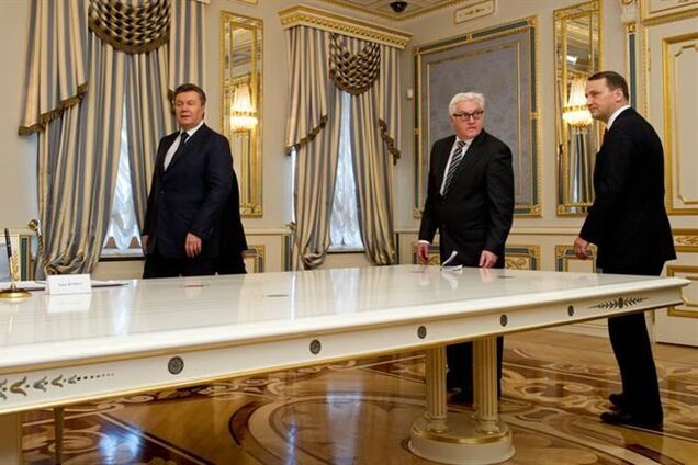 МИД Польши: договоренности с Януковичем не включают гарантий его безопасности