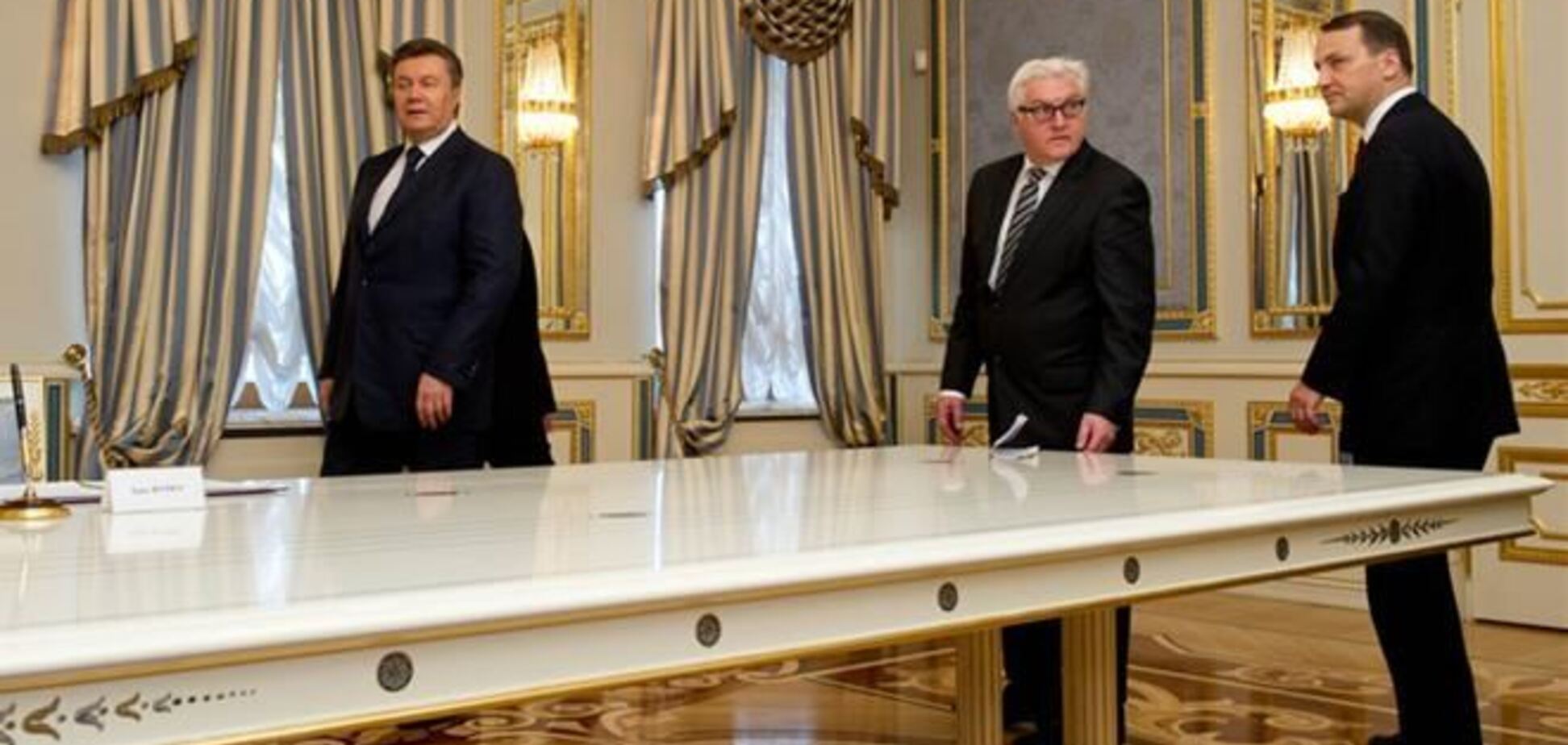 МИД Польши: договоренности с Януковичем не включают гарантий его безопасности