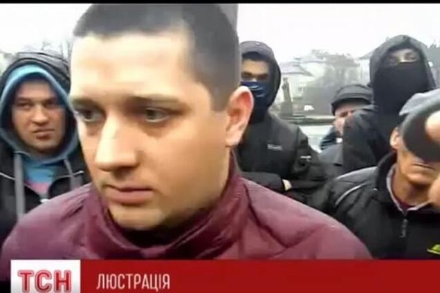 'Правый сектор' задержал главу Чопской таможни