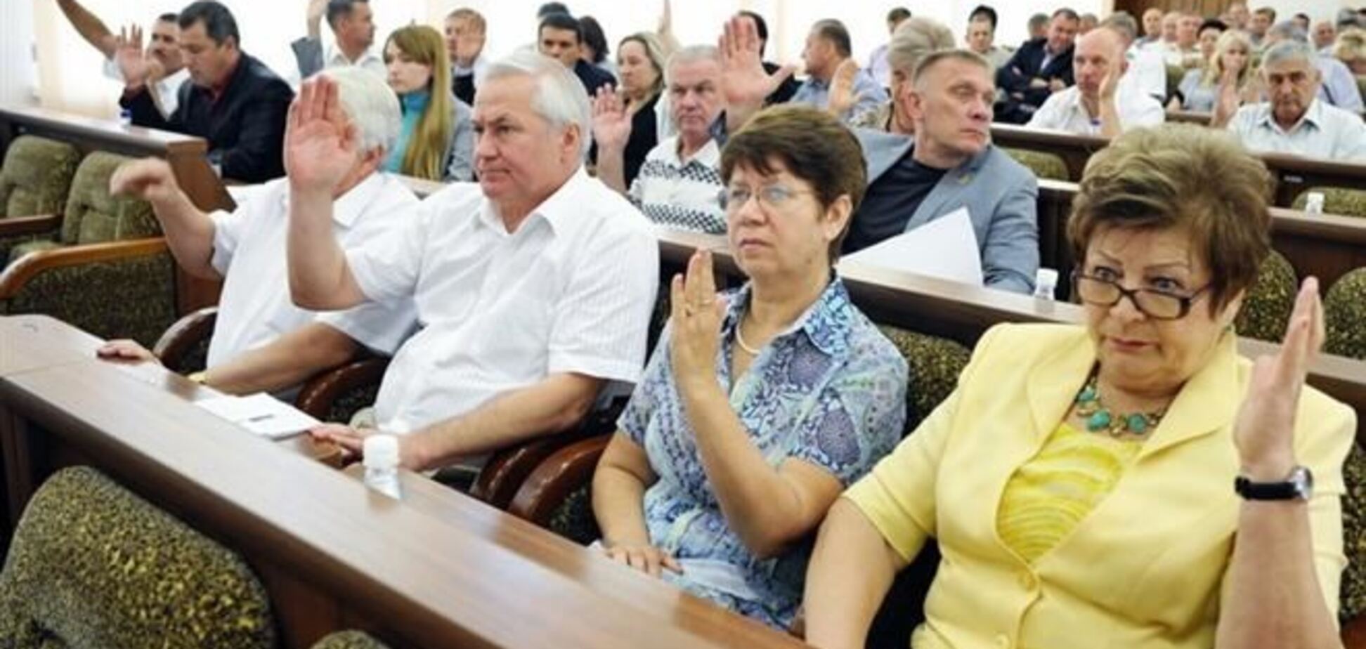 Опозиція готує постанову про розпуск Луганської облради