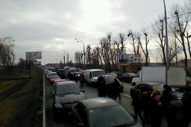 На шляху в Межигір'ї утворилася величезна пробка