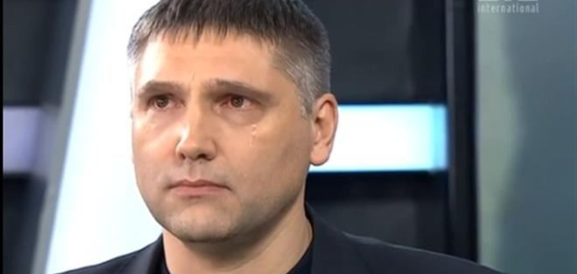 Регионал Мирошниченко расплакался в эфире, извиняясь перед родными погибших