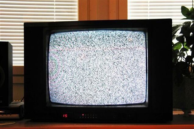 Нардепы предлагают временно отключить трансляции российских ТВ каналов
