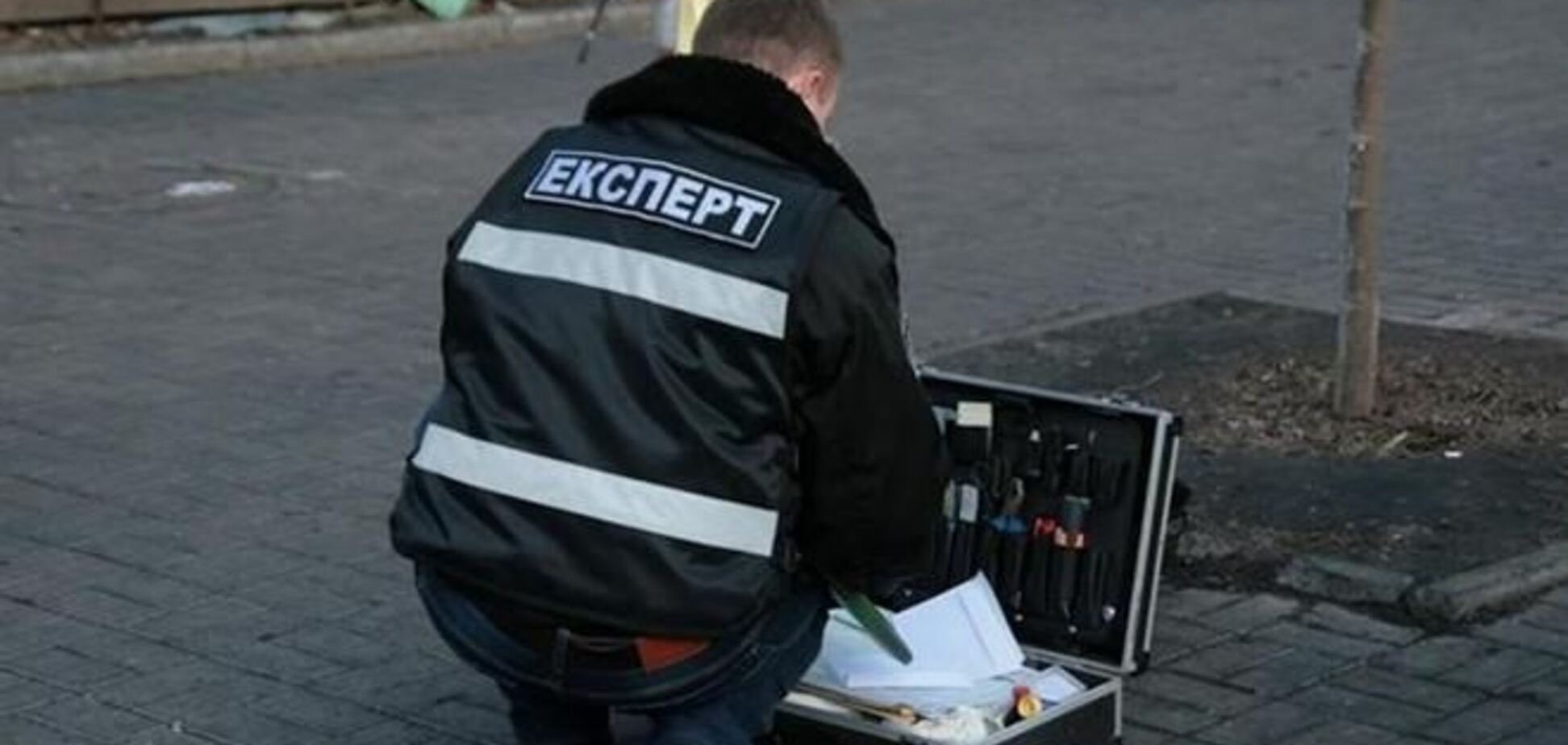 Эксперты начали работу на Институтской, фиксируют следы выстрелов снайперов