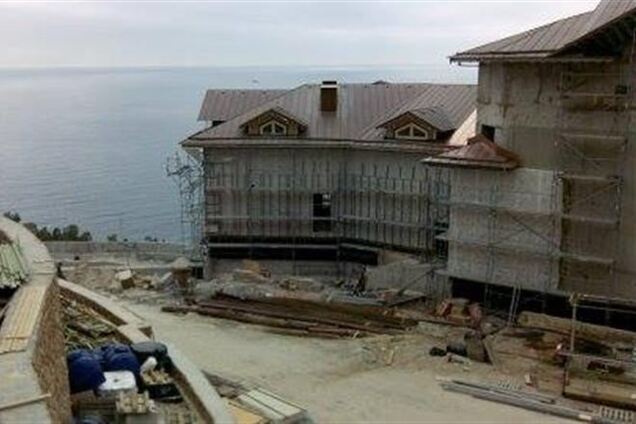 В Крыму открыли доступ на территорию недостроенного Межигорья-2